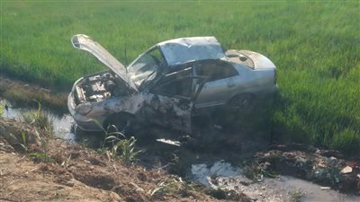 إصابة 3 أشخاص إثر انقلاب سيارة في أرض زراعية بالبحيرة