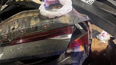 العربية بقيت كوم حديد.. مصرع شخص إثر حادث تصادم على الطريق الأوسطي