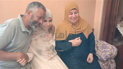 هاجر الأولى على الثانوية الأزهرية مكفوفين تحلم بمقابلة شيخ الأزهر وعمرة لوالديها