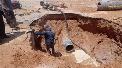 انقطاع مياه الشرب بحي الأندلس في مدينة العاشر من رمضان بسبب كسر خط رئيسي