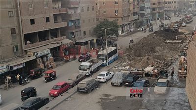 حارة مغلقة والطريق لا يُطاق.. شكوى من سكان بولاق الدكرور بسبب أعمال الحفر بشارع المصرف| صور