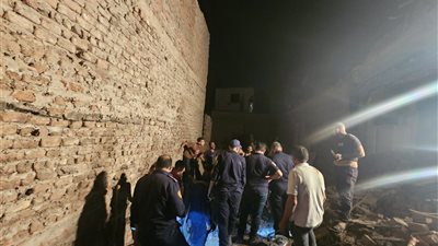 تواصل البحث عن مسنة تحت الأنقاض.. جهات التحقيق تعاين موقع انهيار منزل من 3 طوابق بأسيوط