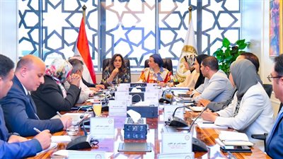 في إطار قرار رئيس مجلس الوزراء.. منال عوض وياسمين فؤاد تباشران إجراءات تسليم وتسلم ملفات وزارة البيئة