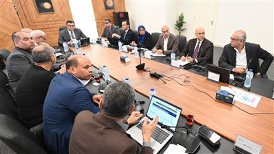 وزير الإسكان يستعرض خطط سيتي إيدج التسويقية لبعض مشروعات هيئة المجتمعات العمرانية الجديدة