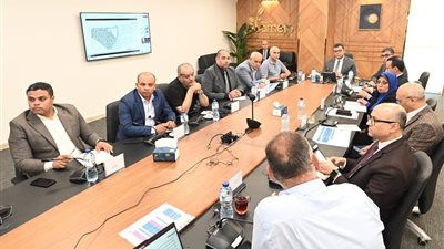 وزير الإسكان يتابع موقف مبيعات وتسويق المشروعات بالمدن الجديدة