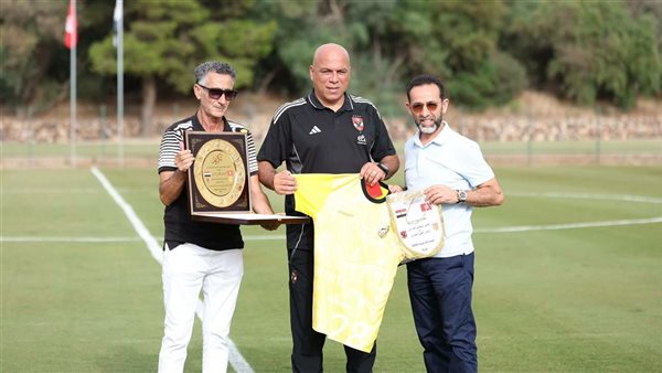 رئيس البنزرتي يهدي