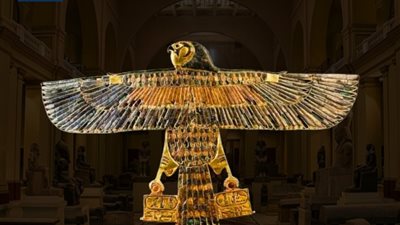 هل تُنقل قلادة آمون إم أوبت الذهبية من المتحف المصري بالتحرير إلى الكبير؟.. مصدر بالسياحة يوضح