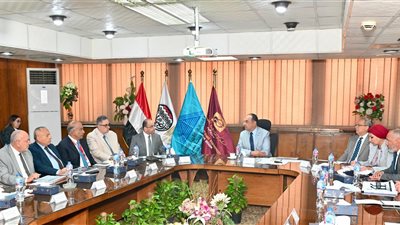 وزير قطاع الأعمال يوجه بتعظيم الاستفادة من الأصول العقارية وتعزيز الشراكات مع العملاء