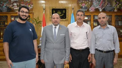 نائب رئيس جامعة الأزهر يهنئ الاتحاد المصري لطلاب الصيدلة بفوز صيدلة الأزهر بأسيوط باستضافة المؤتمر السنوي الثلاثين