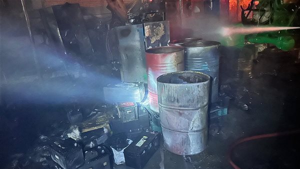 حريق داخل مصنع كريازى