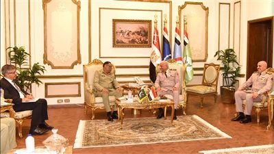 وزير الدفاع يلتقي رئيس هيئة الأركان المشتركة الباكستانية