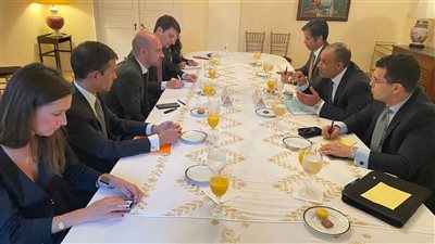 وزير الخارجية يعرب لنظيره الفرنسي عن ترحيب مصر باعتزام ماكرون الاعتراف بدولة فلسطين 