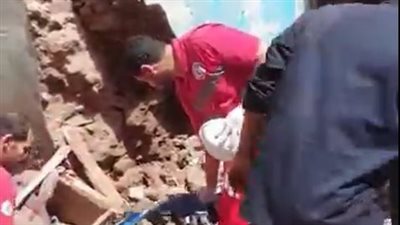 الهلال الأحمر يساند جهود الحماية المدنية في انتشال ضحايا حادث عقار طنطا