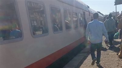 للتحقيق معه.. السكة الحديد تستدعي قائد قطار 923 بعد اصطدامه برصيف محطة رمسيس│ خاص