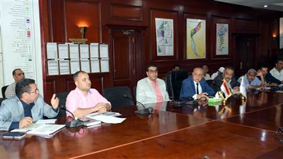 محافظ الأقصر يوجه بسرعة تشغيل محطة صرف صحي الطود ويبحث استكمال مشروعات البياضية والقرنة