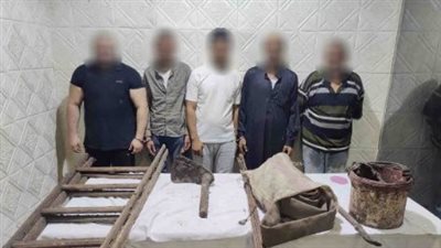 حفرة عمقها 10 أمتار.. القبض على 5 أشخاص بسبب التنقيب عن الآثار بالقاهرة 