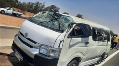 إصابة 12 شخصًا في انقلاب ميكروباص على طريق السويس الجديد
