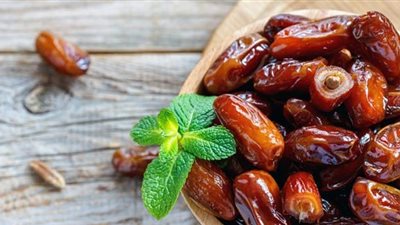 كيف يؤثر التمر على سكر الدم؟