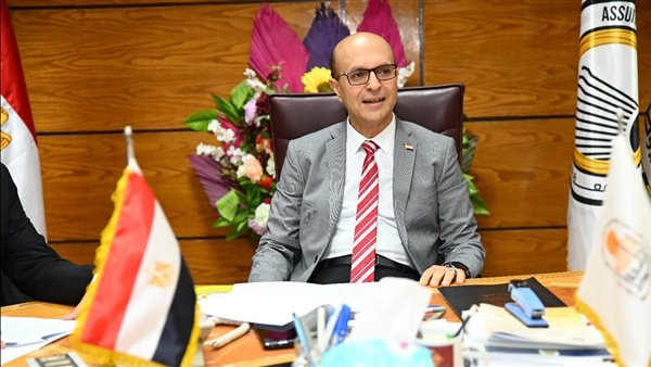 رئيس جامعة أسيوط