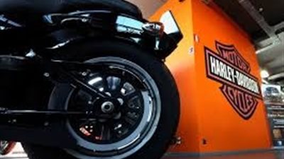 هارلي ديفيدسون للدراجات النارية تعلن انخفاض أرباحها بسبب الرسوم الجمركية الأمريكية