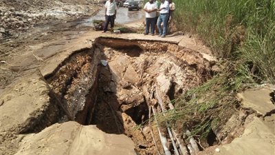 انفجار خط مياه رئيسي في ميت غمر بالدقهلية يتسبب في هبوط أرضي