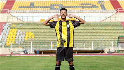  المقاولون العرب يضم إسلام جابر لاعب سموحة والزمالك السابق