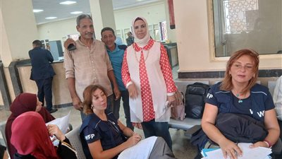 وفد من الاتحاد الأوروبي يزور محافظة سوهاج لمتابعة مشروعات التنمية بقرية الرياينة