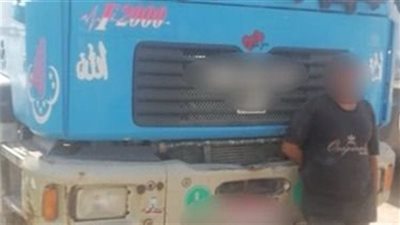 التحقيق مع سائق نقل ألقى كمية من الخرسانة بالطريق العام في القليوبية
