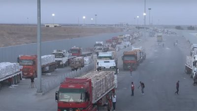 تحمل 6 آلاف طن مواد غذائية.. قافلة المساعدات الإنسانية الخامسة التي تدخل من مصر إلى قطاع غزة 