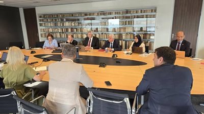 وزير التعليم العالي يزور مقر شركة إلسيفير بأمستردام لتعزيز التعاون مع بنك المعرفة والانضمام لشبكة جامعات الجيل الرابع