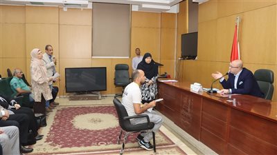 محافظ بني سويف في لقائه الأسبوعي: تدخلات عاجلة لحالات إنسانية وتكليفات لتحسين الخدمات بالمراكز والقرى