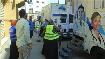 التضامن تطلق القافلة التنموية السادسة بروضة السيدة لدعم سكان المناطق المطورة | صور