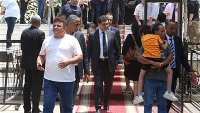 وزير الثقافة يشارك في مراسم جنازة لطفي لبيب: مصر فقدت قامة فنية أثْرت الدراما والمسرح بروح وطنية وموهبة فريدة