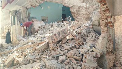 انهيار منزل مكون من 4 طوابق دون خسائر بشرية بقرية إدفا بسوهاج