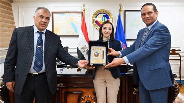 محافظ البحيرة تستقبل