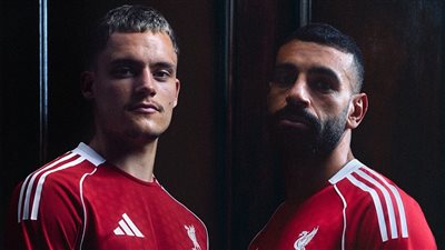 بظهور صلاح.. ليفربول يعلن قميصي الفريق الأساسي والاحتياطي للموسم الجديد