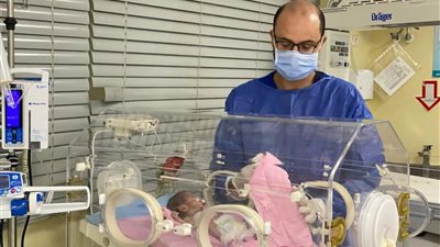بداية حياة.. فريق مستشفى 30 يونيو ينقذ الصغيرة وتين بعد ولادة حرجة بوزن 1 كيلوجرام
