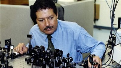 مدينة زويل تحيي ذكرى رحيل مؤسسها.. ورئيسها التنفيذي: مستمرون في تحقيق حلم أحمد زويل لمصر