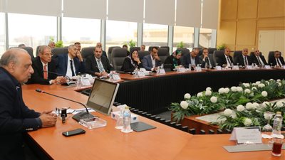 وزير الكهرباء: رفع درجة الاستعداد وزيادة عدد فرق الطوارئ ومتابعة كفاءة التشغيل على مستوى كل شركة