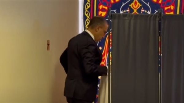 وزير الخارجية والهجرة