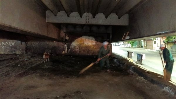  تراكم القمامة أمام