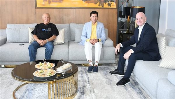 إنفانتينو رفقة أشرف