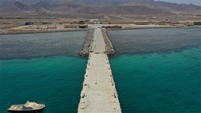 بالصور.. النقل تكشف تفاصيل حديثة ضمن أعمال تنفيذ ميناء الصيادين بسفاجا