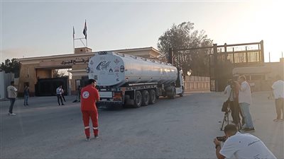 دخول شاحنتي وقود إلى غزة عبر معبر رفح البري