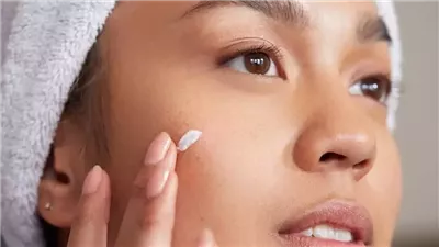 روتين العناية بالبشرة الدهنية يوميًا بأقل التكاليف.. 5 خطوات يومية وماسك أسبوعي