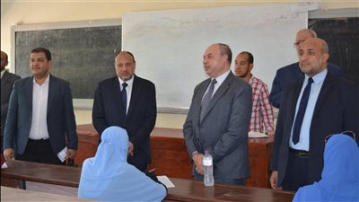 نائب رئيس جامعة الأزهر للوجه القبلي يتفقد امتحانات الدبلوم العام في التربية بفرع أسيوط