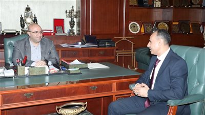 تحرير 8 محاضر وضبط نصف طن شيبسي من مخلفات المصانع ببني سويف