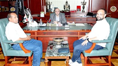 محافظ بني سويف يبحث مع المقاولون العرب مستجدات المشروعات الخدمية والتنموية بالمحافظة