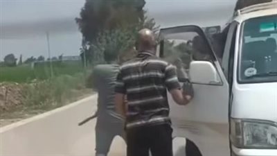 الأمن يكشف تفاصيل اعتداء سائق على راكب بقطعة حديدية في الغربية