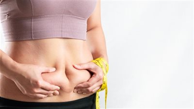 بعادة يومية سهلة.. طريقة التخلص من الكرش بسرعة بدون رياضة أو دايت